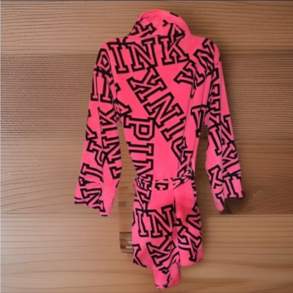 Victoria's Secret PINK brand plush logo bathrobe, Women’s size M/L - Picture 3 of 3